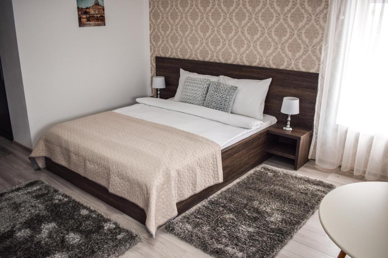 B House Rooms Iasi Luaran gambar