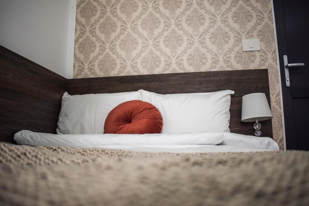 B House Rooms Iasi Luaran gambar