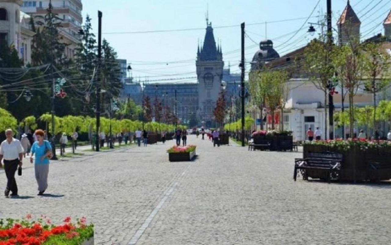 B House Rooms Iasi Luaran gambar