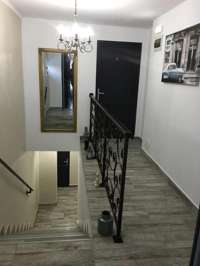 B House Rooms Iasi Luaran gambar
