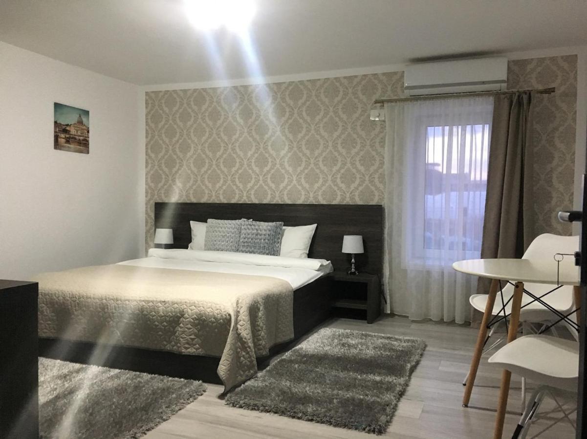 B House Rooms Iasi Luaran gambar